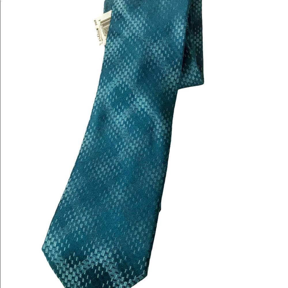 Silk Tie NWT Bar lll Teal Shiny Solid Color